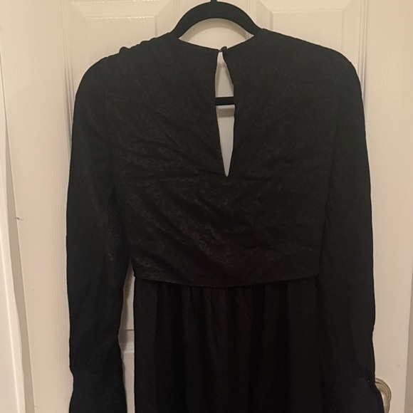 Kate Spade Elegant Black Jumpsuit with Front Tie - Picture 9 of 9